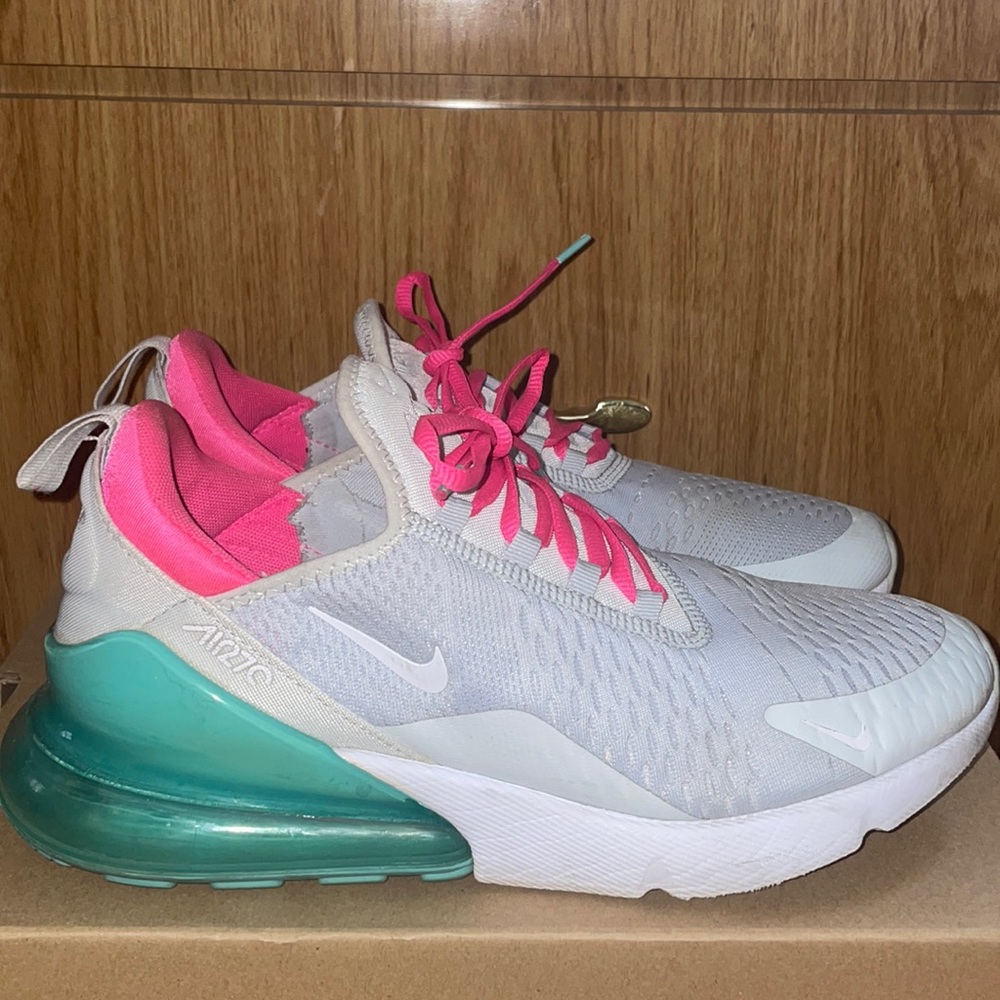 Nike Women’s “South Beach” Air Max 270’s (Size 11)